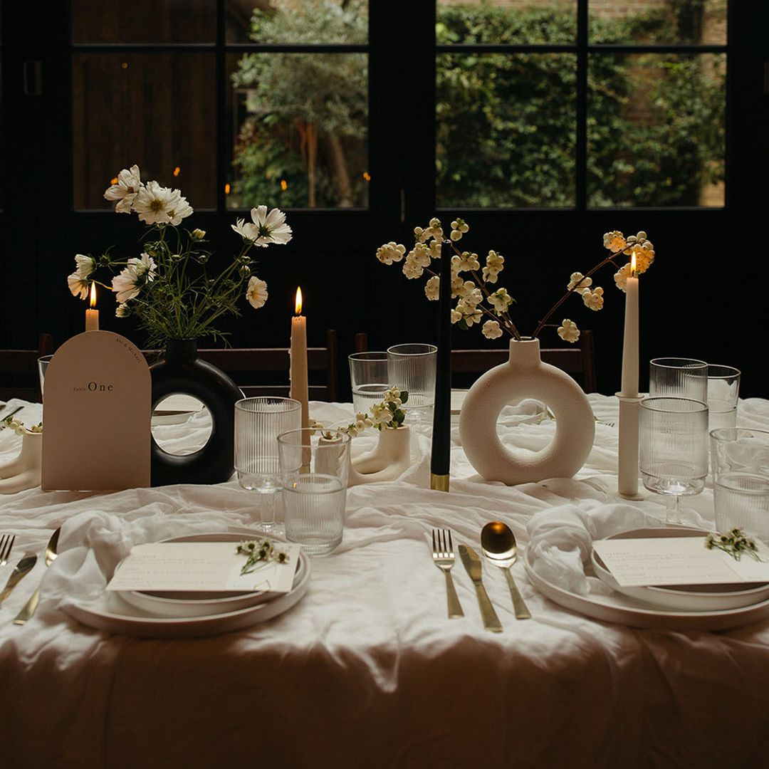 Black and white table decor