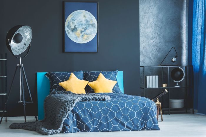 Bedroom decor blue walls