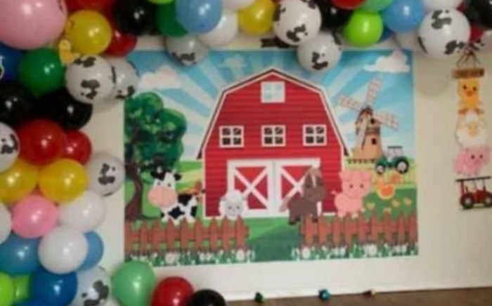 Farm animal wall decor