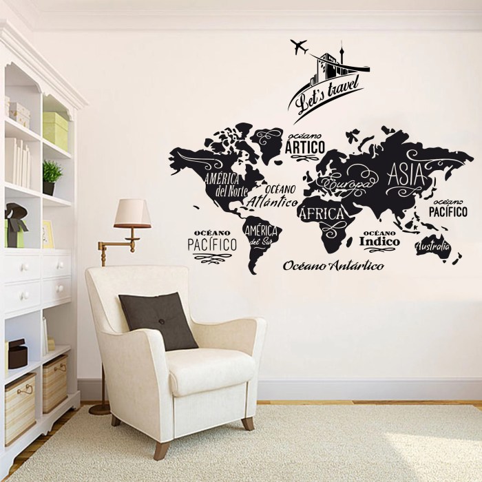 Map of the world wall decor