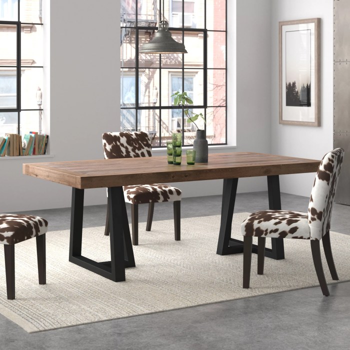 Rectangular dining table decor