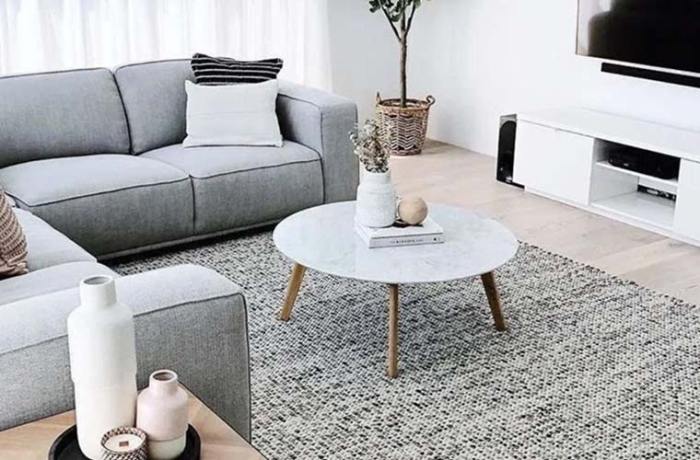 Coffee table decor minimalist